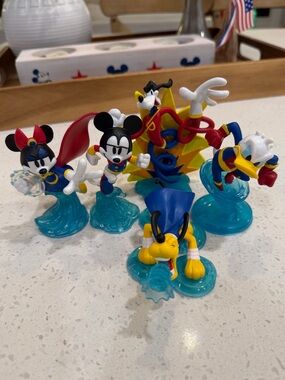 Disney Destiny Superheroes Mickey and Friends Play Set